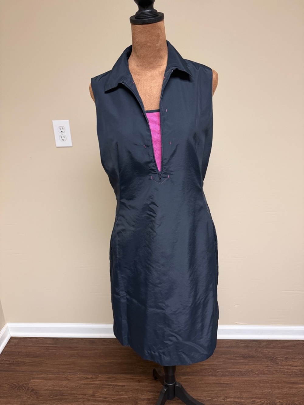 Tahari black dress with Fuchsia Lining